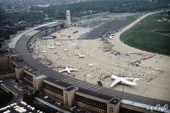 Monuments of the Third Reich