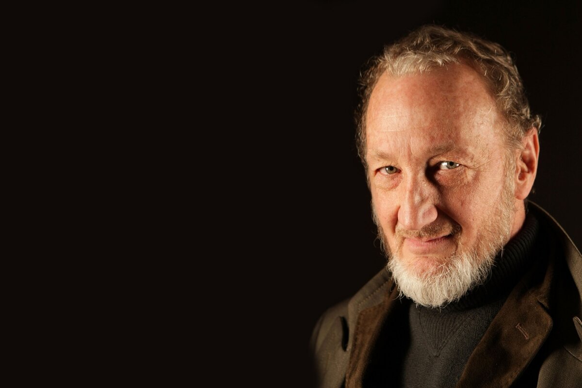 Freddy Krueger is 78 years old. How does Robert Englund look like? 
